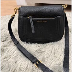 Marc Jacobs Empire City Crossbody BLK Leather saddle bag Gold Hardware Ad straps